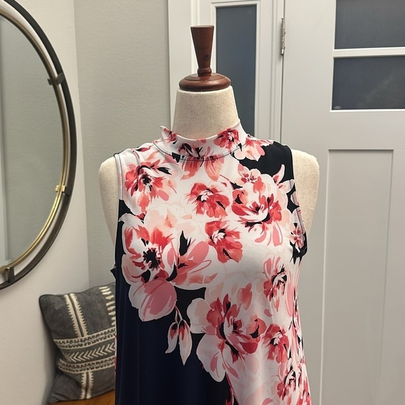 Tiana B Sz10 Shift Dress Mock Turtleneck Sleeveless, Blue Pink Floral Tropical - Picture 2 of 6